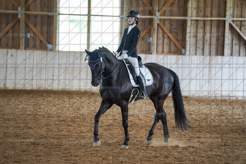 20230520-FAH05404 | Frühjahrsturnier, Landsberg am Lech, 2023, Reitclub Landsberg, Turnierbilder, Fotos Turnier Landsberg, Fotoagentur Herrmann, Turnierfotografen Bayern, Reitsport Fotograf, Pferde Fotograf