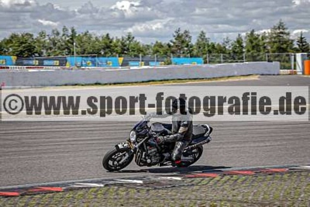 pube8571 | Professionelle Fotos von Sportveranstaltungen, aber auch Hochzeiten und anderen Events. - Realisiert mit Pictrs.com