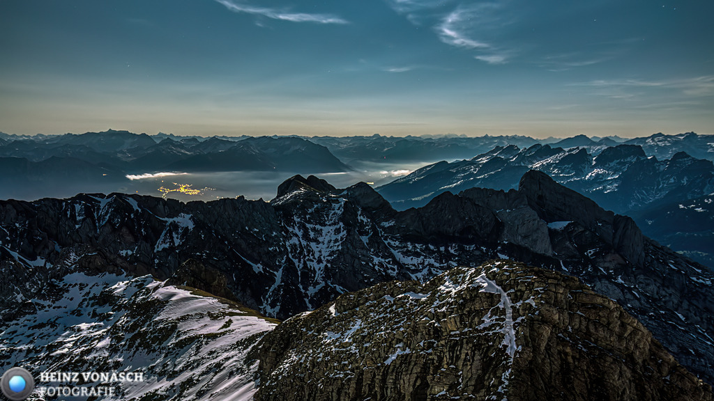 Säntis_0038 | Alle Bilder von Heinz Vonäsch Fotografie können alle zu günstigen Preisen gekauft werden! Download der Bilder, Ausdrucke, Postkarten, Tassen T-Shirts, Kalender, Alu- Dibond usw. - Realisiert mit Pictrs.com