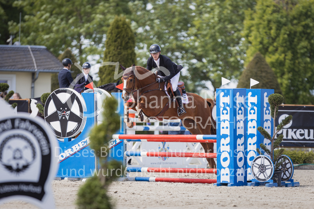 230518_MayDays_SprPf-A2-257 | Deine schönsten Turniermomente als professionelle Fotos! Entdecke hochwertige Pferdesport-Fotografie im Online-Shop. Jetzt Fotos finden & bestellen!