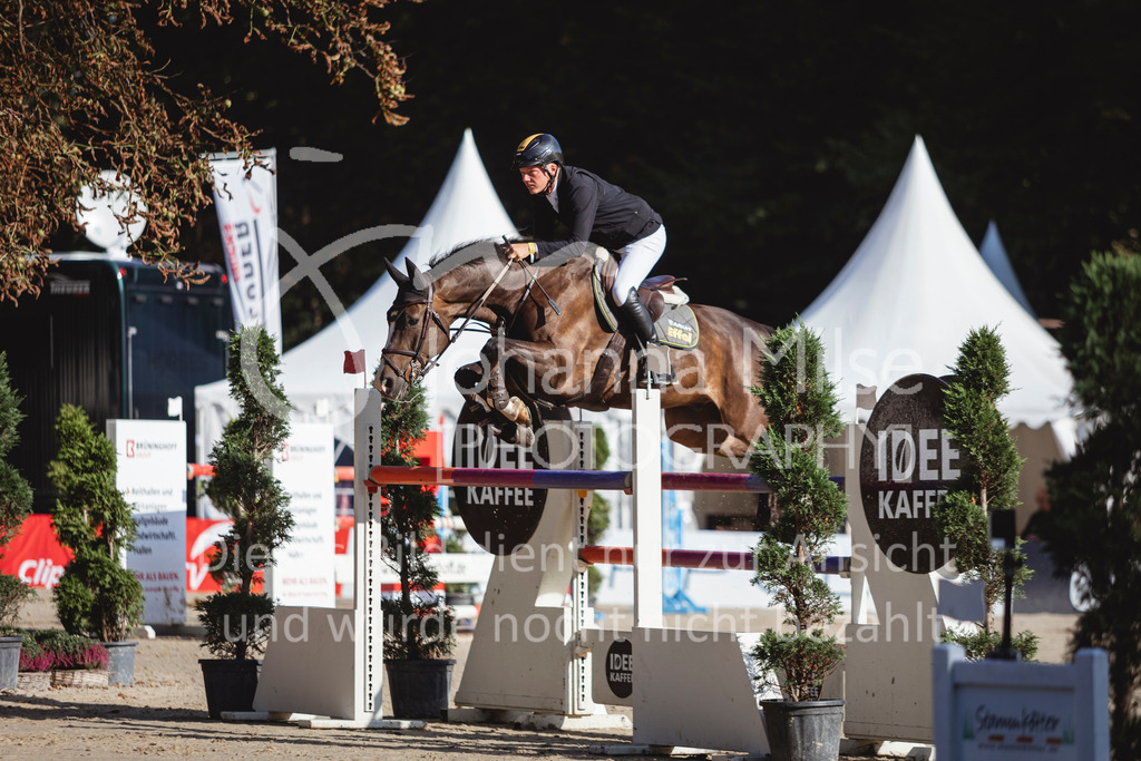 240915_OWLCh_MT-404 | Deine schönsten Turniermomente als professionelle Fotos! Entdecke hochwertige Pferdesport-Fotografie im Online-Shop. Jetzt Fotos finden & bestellen!