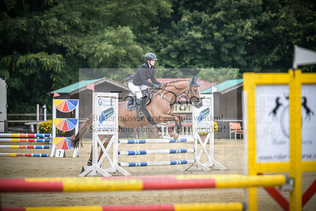 DOS_1132 | Entdecke hochwertige Reitturnierfotos von Foto Oger. Professionell, emotional und authentisch – jetzt Lieblingsmomente im Shop bestellen.Deutschlandweite Turnierfotografie. - Realisiert mit Pictrs.com
