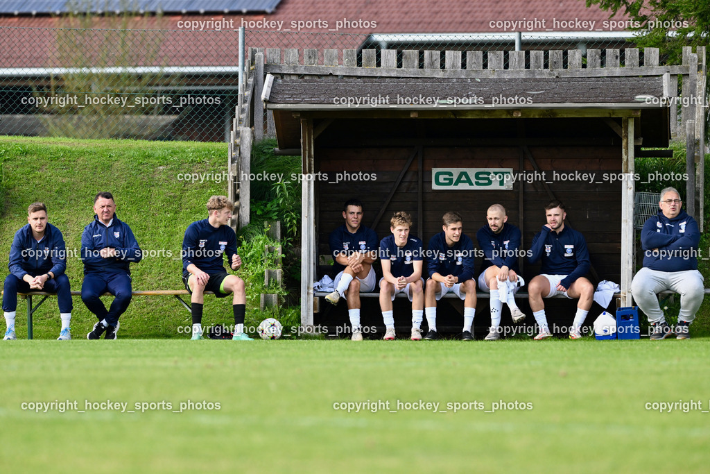 FC ASKÖ Gmünd vs. Union Matrei  | Spielerbank Union Matrei, Asisstentcoach Union Matrei Christoph Bernsteiner, Headcoach Matrei Harald Panzl, Team Betreuer Union Matrei Oswald Riepler, FC ASKÖ Gmünd vs. Union Matrei , FC ASKÖ Gmünd vs. Union Matrei  am 21.09.2024 in Gmünd (Sportplatz Gmünd), Austria, (Photo by Bernd Stefan)