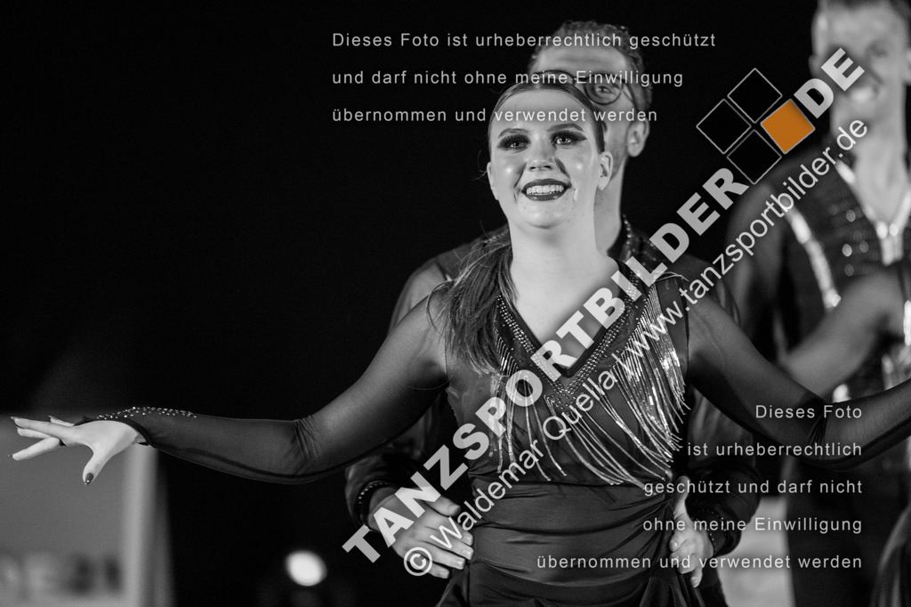 20250503-00821 | Hier finden Sie Tanz Bilder vom Latein und Standard Formationen tanzen. Sportbilder vom Tanzsport. Schöne Fotos und von Weltmeisterschaft, Europameisterschaft, Bundesliga, Regionalliga, Oberliga und Landesliga sowie von GOC Stuttgart, DanceComp, WM Bremen