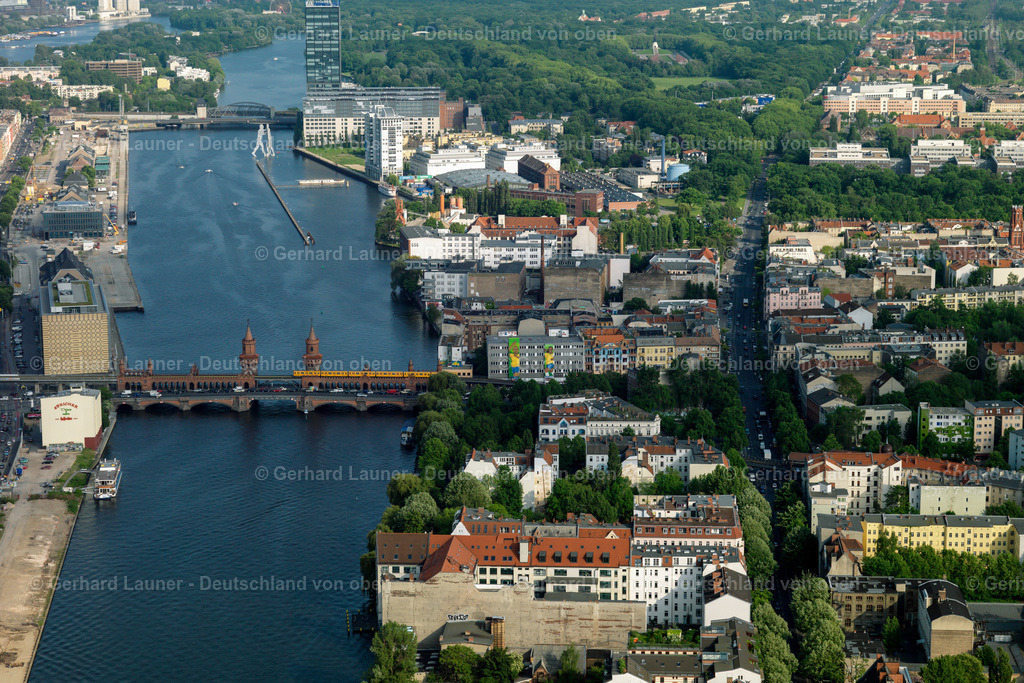 2790306 | Oberbaumbrücke über die Spree in Berlin