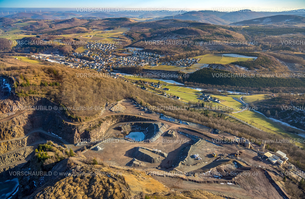 Brilon260104698 | Luftbild, Steinbruch Bilstein, Westdeutsche Grauwacke-Union GmbH, Blick auf Ortsteil Hoppecke und Hügellandschaft Sauerland, Brilon, Sauerland, Nordrhein-Westfalen, Deutschland