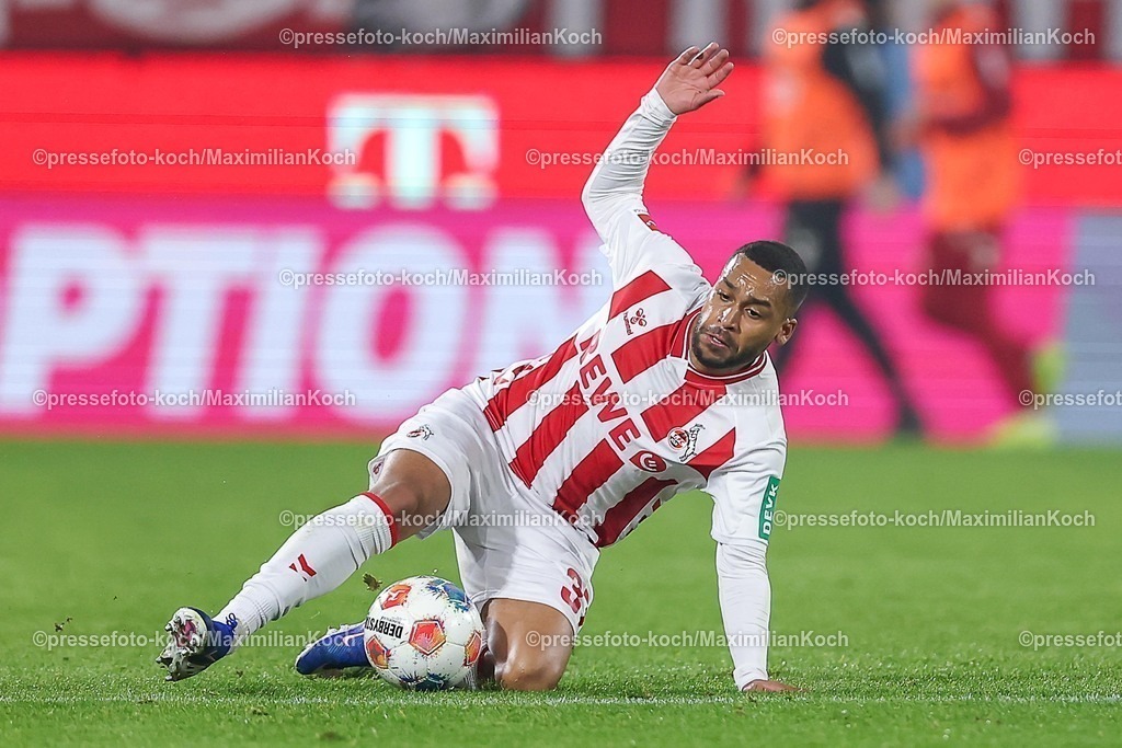 1FC14012601018 | 14.01.2026, Fußball, 1. FC Köln - FC Bayern München, 1. Fußball Bundesliga, 17. Spieltag, RheinEnergie-STADION, Saison 2025 2026: Linton Maina (1FC Koeln #37) stolpert DFB regulations prohibit any use of photographs as image sequences and or quasi-video.