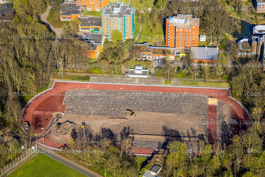 Selm250404536 | Luftbild, Hochhaussiedlung Am Kesselhaus und Carl-Sievering-Straße mit Baustelle, Polizeibehörde IPA-HAUS Selm / Bork, Polizeischule, Fußballstadion Sportplatz Renovierung Baustelle am Westring, Bork, Selm, Münsterland, Nordrhein-Westfalen, Deutschland
