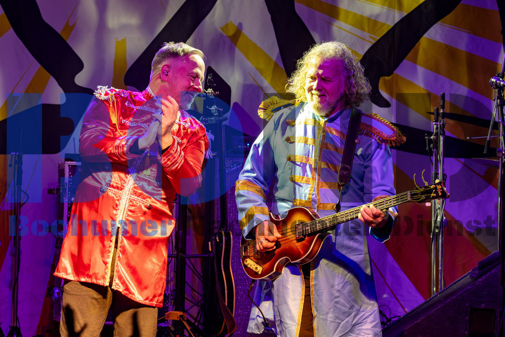 SES_GBAZEC20241227-10 | bond - Realisiert mit Pictrs.com