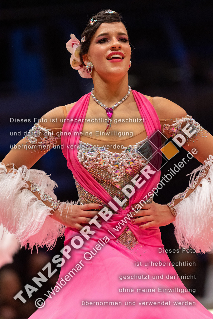 20221112-05550 | Hier finden Sie Tanz Bilder vom Latein und Standard Formationen tanzen. Sportbilder vom Tanzsport. Schöne Fotos und von Weltmeisterschaft, Europameisterschaft, Bundesliga, Regionalliga, Oberliga und Landesliga sowie von GOC Stuttgart, DanceComp, WM Bremen