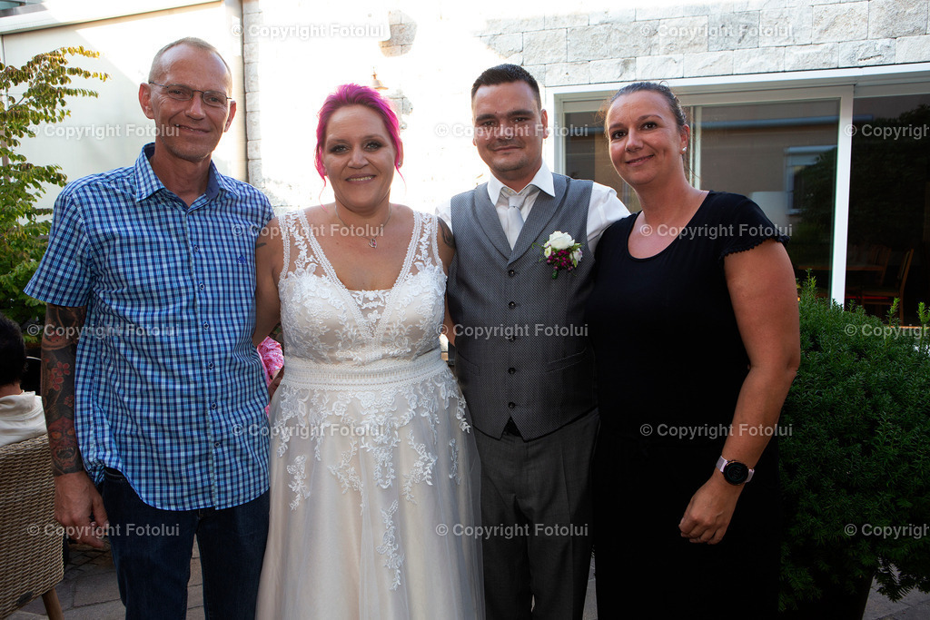 KERSTINFREDYHOCHZEIT_260822_201 | bilder, linz, photo, foto, fussball, sport, fotolui, bundesliga