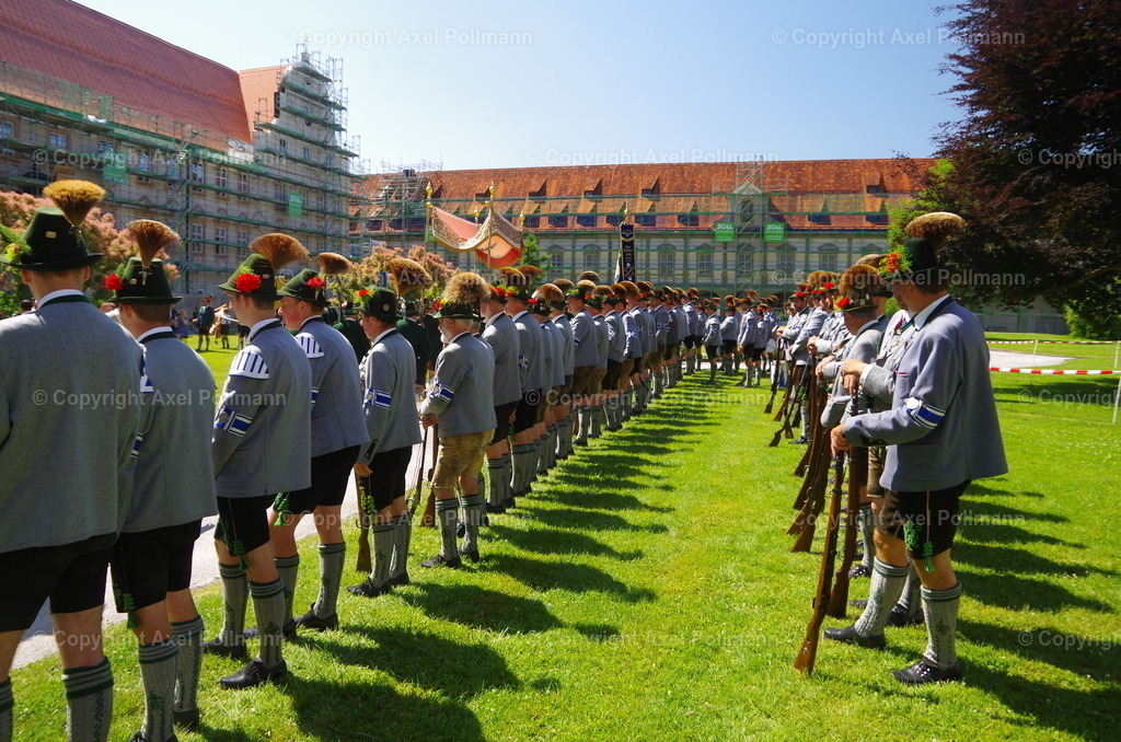 IMGP6687 | fotografiert von Axel PollmannLeonhardi Wallfahrt Benediktbeuern und Murnau, Fronleichnam, Fasching, Landschaft im Loisachtal und Benediktbeuern  - Realisiert mit Pictrs.com