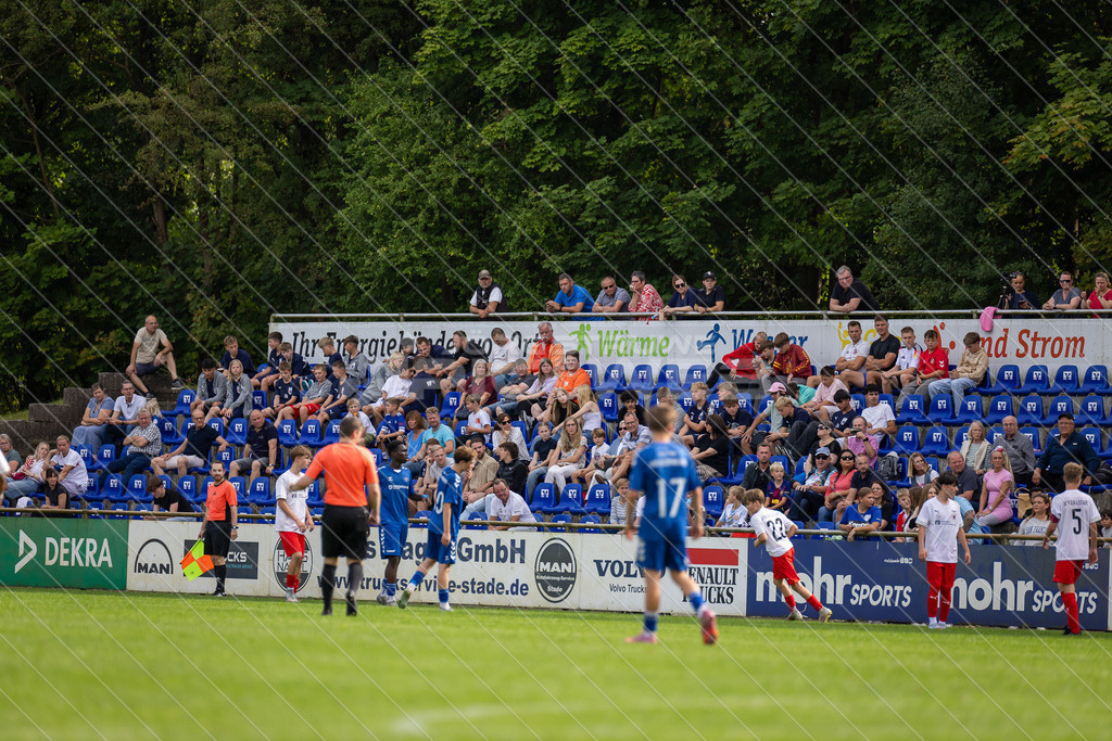 20250920_Picselweb-Fotografie_1R3_1457 | JFV D/A &amp; Stade - VfB Oldenburg0:1 VfB no70:2 VfB no70:3 VfB JFV Eigentor0:4 VfB no70:5 VfB no71:5 JFV no3 Jaric Jimenez-Voss2:5 JFV no9 Janko Sylvester3:5 JFV no16 Damian Elias Mihro Burekovic - Realisiert mit Pictrs.com