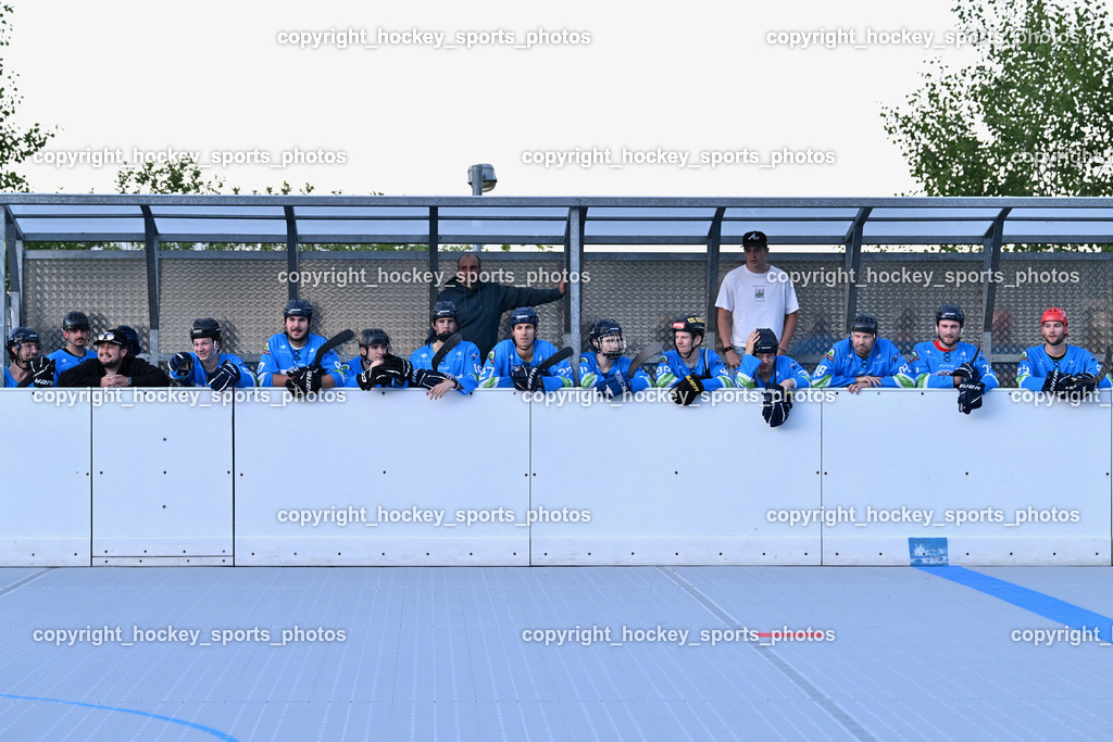 VAS Ballhockey Villach vs. ASKÖ Villach Ballhockey | Spielerbank SV ASKÖ Villach Ballhockey, Headcoach SV ASKÖ Ballhockey Peter Ahammer, VAS Ballhockey Villach vs. ASKÖ Villach Ballhockey , VAS Ballhockey Villach vs. ASKÖ Villach Ballhockey  am 13.05.2026 in Villach (Alpen Arena ), Austria, (Photo by Bernd Stefan)