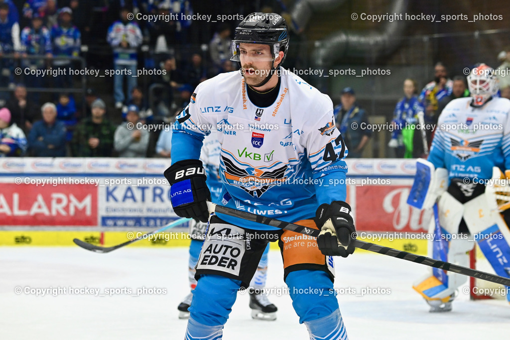 EC IDM WÄRMEPUMPEN VSV vs. Steinbach Black Wings Linz | #47 Logan Roe  Black Wings Linz, EC IDM WÄRMEPUMPEN VSV vs. Steinbach Black Wings Linz, EC IDM WÄRMEPUMPEN VSV vs. Steinbach Black Wings Linz am 04.03.2026 in Villach (Stadthalle Villach), Austria, (Photo by Bernd Stefan)