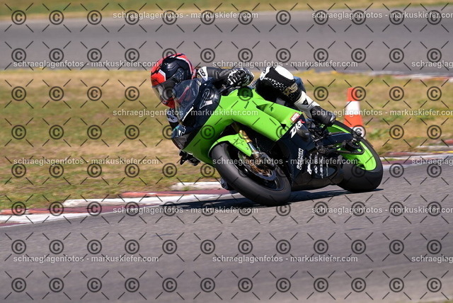 26bt04-1428 | markuskiefer.com - Realisiert mit Pictrs.com