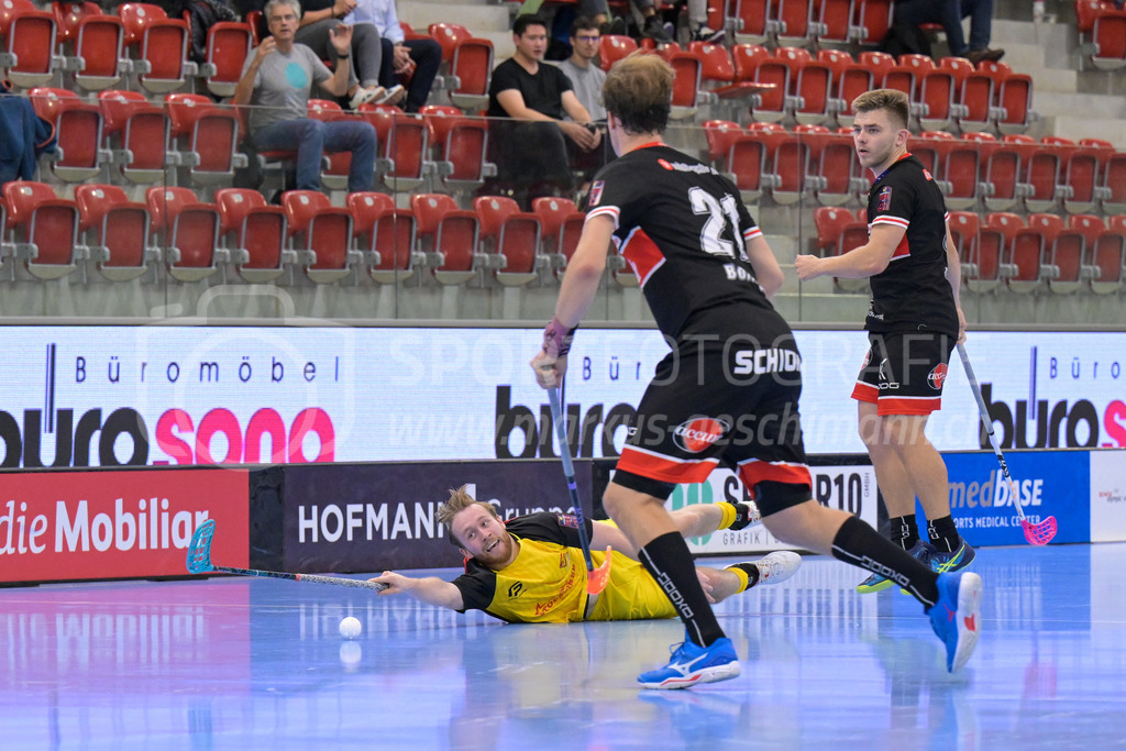 HC Rychenberg vs UHC Uster - 14. October 2022 | HC Rychenberg vs UHC Uster
AXA Arena, Winterthur
Noah Püntener (#19 HC Rychenberg) am Boden.
Bild: Sportfotografie Markus Aeschimann | www.markus-aeschimann.ch - Realisiert mit Pictrs.com