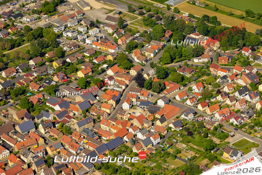 Das Luftbild zeigt  Bergtheim - Die Luftaufnahme wurde 2023 vom UL-Flugzeug aus erstellt ( keine Drohne ) - Hochauflösende Luftaufnahme - Für grossformatige Ausdrucke geeignet. Die Geschenkidee !Mit Lizenz und Bildrechte bestellbar