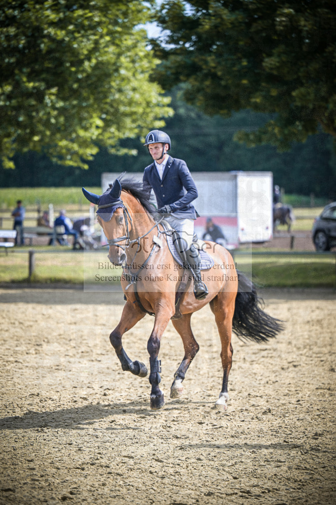 DOS_6670 | Entdecke hochwertige Reitturnierfotos von Foto Oger. Professionell, emotional und authentisch – jetzt Lieblingsmomente im Shop bestellen.Deutschlandweite Turnierfotografie. - Realisiert mit Pictrs.com