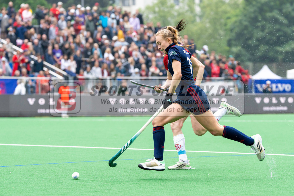 Final4_20240518-1526-0116 | Bonn, Deutschland, 18.05.2024: Sara Strauss (Duesseldorfer HC) in Aktion waehrend des Spiels der Deutsche Feldhockey-Meisterschaften 2024 zwischen Final 4 Damen Der Club an der Alster - Düsseldorfer HC im Bonner THV am 18.05.2024 in Bonn, Deutschland. (Foto von Stephan Fehrmann)

Bonn, Germany, 18.05.2024: Sara Strauss (Duesseldorfer HC) in action during the game of Deutsche Feldhockey-Meisterschaften 2024 between Final 4 Damen Der Club an der Alster - Düsseldorfer HC in Bonner THV at 18.05.2024 in Bonn, Deutschland. (Foto from Stephan Fehrmann)