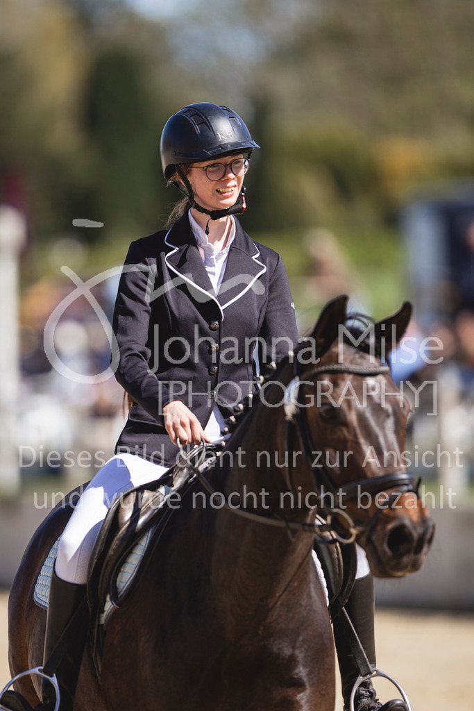 260425_Spenge_3_Stil-WB-333 | Deine schönsten Turniermomente als professionelle Fotos! Entdecke hochwertige Pferdesport-Fotografie im Online-Shop. Jetzt Fotos finden & bestellen!