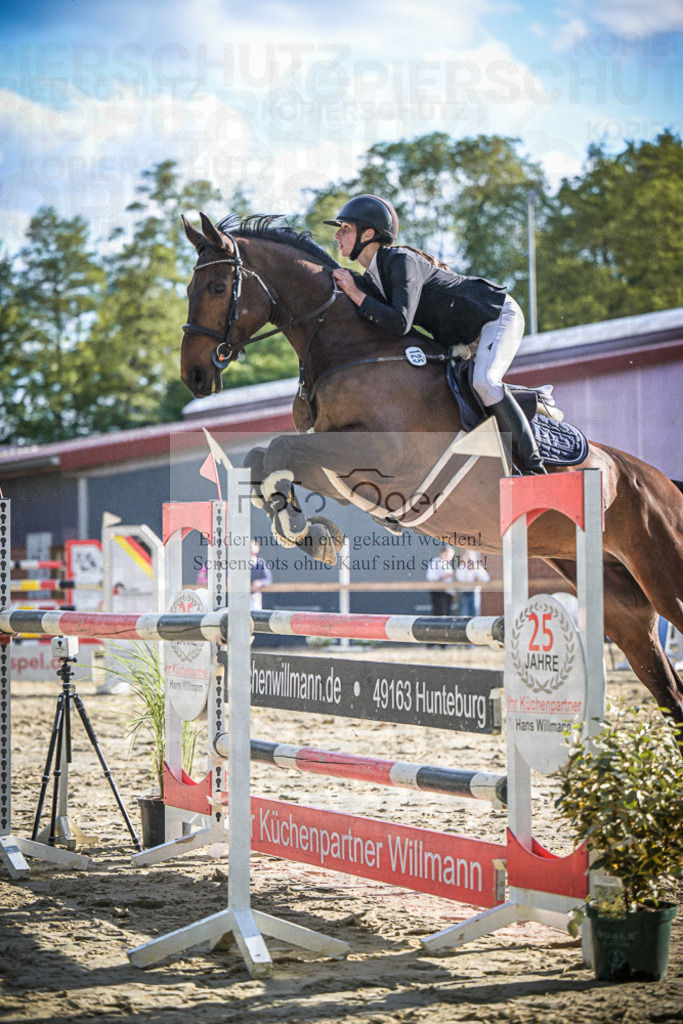 DOS_4432 | Entdecke hochwertige Reitturnierfotos von Foto Oger. Professionell, emotional und authentisch – jetzt Lieblingsmomente im Shop bestellen.Deutschlandweite Turnierfotografie. - Realisiert mit Pictrs.com