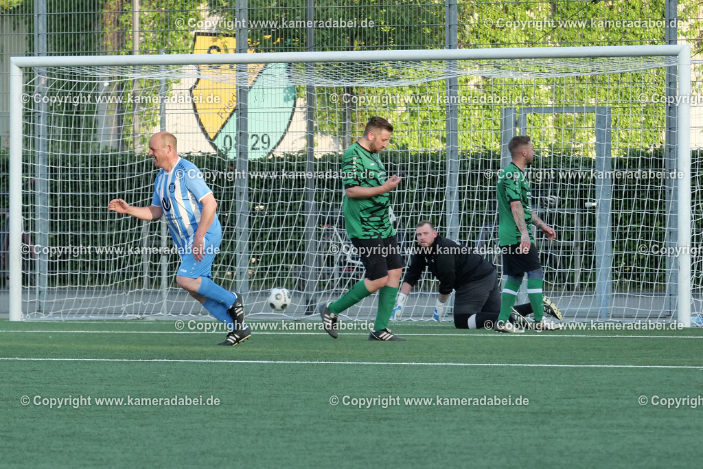 Fußball Kreispokal 25/26 Ü 32 : Spiel um Platz 3 : SV 08/29 Friedrichsfeld - SV Ringenberg AH  2 : 1 | Fußball Kreispokal 25/26 Ü 32 : Spiel um Platz 3 : SV 08/29 Friedrichsfeld - SV Ringenberg AH  2 : 1Spielort : Voerde Friedrichsfeld - Realisiert mit Pictrs.com