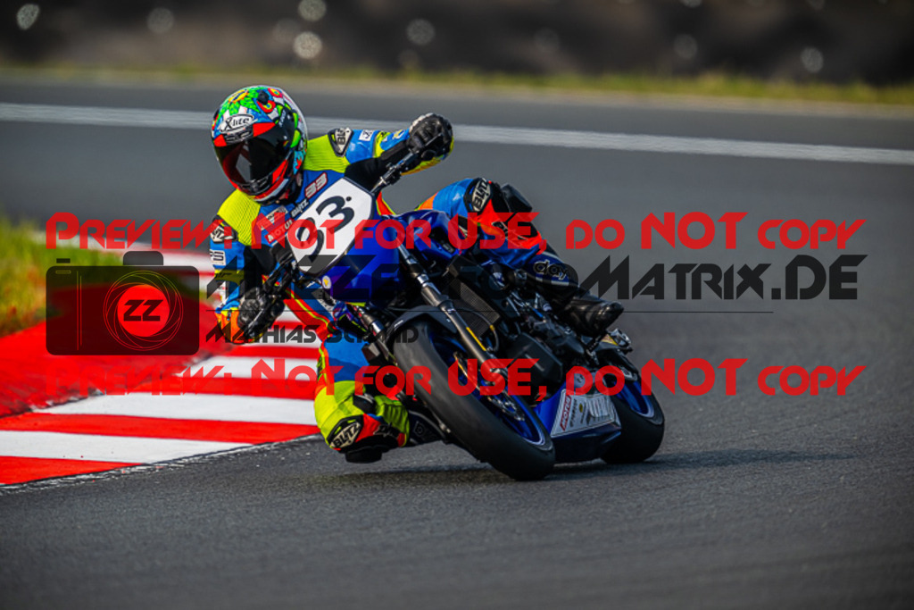 MaZZes_FotoMatrix_220520_0826 | Fotograf Mathias Schmid
Sportfotograf,
Eventfotograf,
Hochzeitsfotograf,
Portraitfotograf