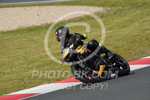 2025_05_12_PBK_12678 | Sportfotografie; SlowMotion; Video; Rennstrecke; Hafeneger; Speer; Racing; RSE; BMW; CBO; Trackday; Motorsportarena; Hockenheimring; Brno; Most; Barcelona; Valencia