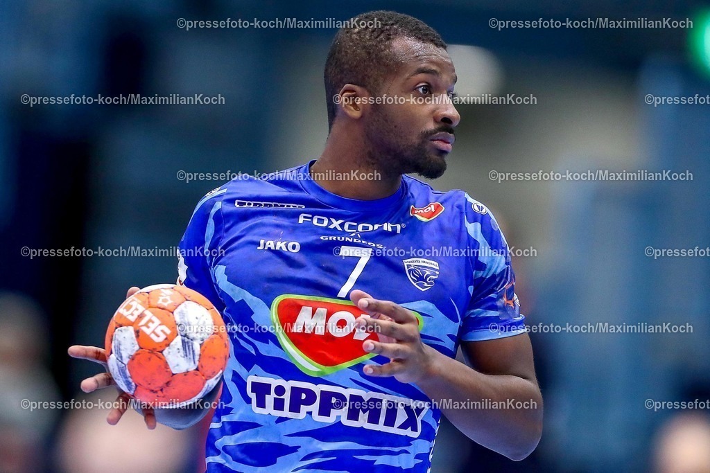 Gum2502250101082 | 25.02.2025, Handball, European League - Hauptrunde Gruppe IV, VfL Gummersbach - MOL Tatabanya KC, Schwalbe-Arena: Sadou Ntanzi (MOL Tatabanya KC #7)