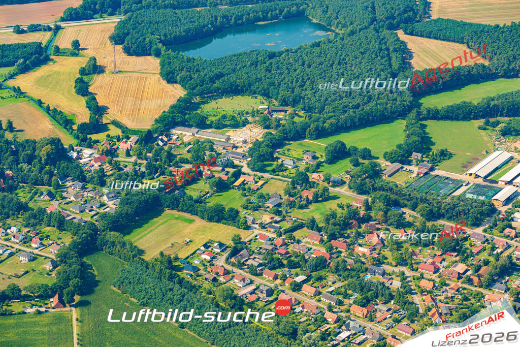Kraak Rastow Bild- Das Luftbild wurde 2025 vom UL-Flugzeug heraus erstellt ( keine Drohne bzw. Drohnenaufnahme ) - Hochauflösende Luftaufnahme -Nicht vergleichbar mit Google Maps oder Satelittenbilder- Die Geschenkidee !Mit Lizenz und Bildrechte bestellbar - CC