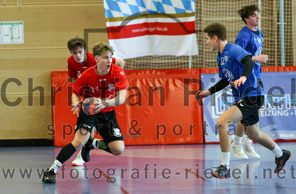 2022-12-17_031_SV_Anzing_gegen_TSV_Simbach | Anzing, Deutschland, 17.12.2022:
Handball, Bayernliga männliche A-Jugend 2022 / 2023, 9. Spieltag, SV Anzing gegen TSV Simbach, Endergebnis: 39:30

Paavo Hofmann (SV Anzing, #11), Philipp Staniek (TSV Simbach, #32)

Foto: Christian Riedel / fotografie-riedel.net