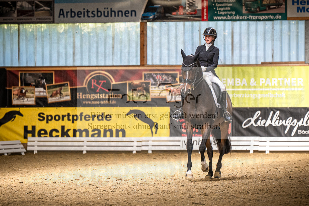 DOS_1725 | Entdecke hochwertige Reitturnierfotos von Foto Oger. Professionell, emotional und authentisch – jetzt Lieblingsmomente im Shop bestellen.Deutschlandweite Turnierfotografie. - Realisiert mit Pictrs.com