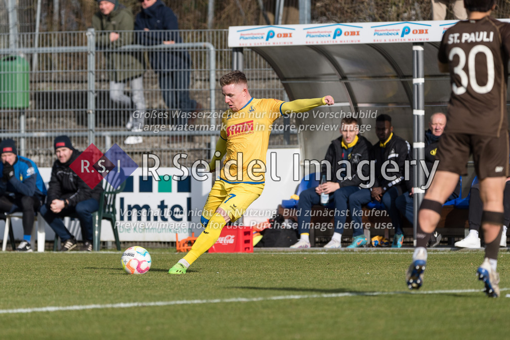 Fußball, Saison 2022/23, Regionalliga Nord, FC St. Pauli II - SV Atlas Delmenhorst, Edmund-Plambeck-Stadion (Norderstedt), 19.02.2023, 25. Spieltag | Tobias Steffen (#7, SVA Delmenhorst)