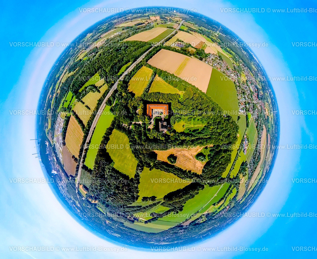 Gelsenkirchen240890565HasselSchlossLuettinghof | Luftbild, Wasserburg Lüttinghof mit Gräfte und Wald, Eventlocation, umgeben von Wiesen und Feldern und Autobahn A52, Erdkugel, Fisheye Aufnahme, Fischaugen Aufnahme, 360 Grad Aufnahme, tiny world, little planet, fisheye Bild, Hassel, Gelsenkirchen, Ruhrgebiet, Nordrhein-Westfalen, Deutschland