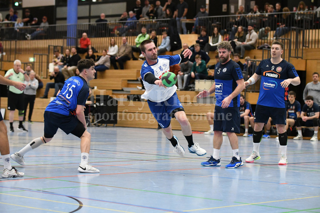 HC Deggendorf : TSV Simbach II   | Alexander Kohlbauer  (HC Deggendorf  #10) hatte einen überragenden Tag - Realisiert mit Pictrs.com