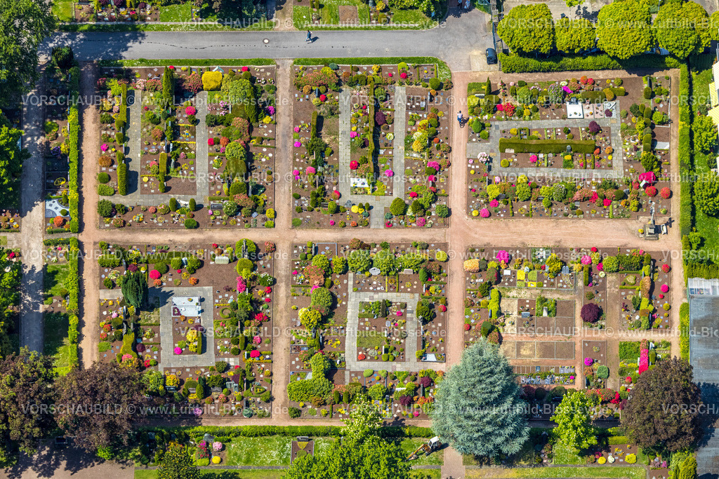 Essen230511955 | Luftbild, Kath. Friedhof, Formen und Farben, Heisingen, Essen, Ruhrgebiet, Nordrhein-Westfalen, Deutschland