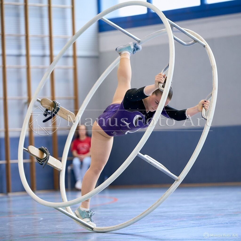 2024-06-20-1-A-DSC01268 | Professionelle Sportfotografie in Hamburg, Schleswig-Holstein und Niedersachsen – spezialisiert auf Rhönrad, Geräteturnen, Leistungsturnen und rhythmische Sportgymnastik. Bundesweite Begleitung von Rhönrad-Events. Jetzt Sport-Fotos - Realisiert mit Pictrs.com