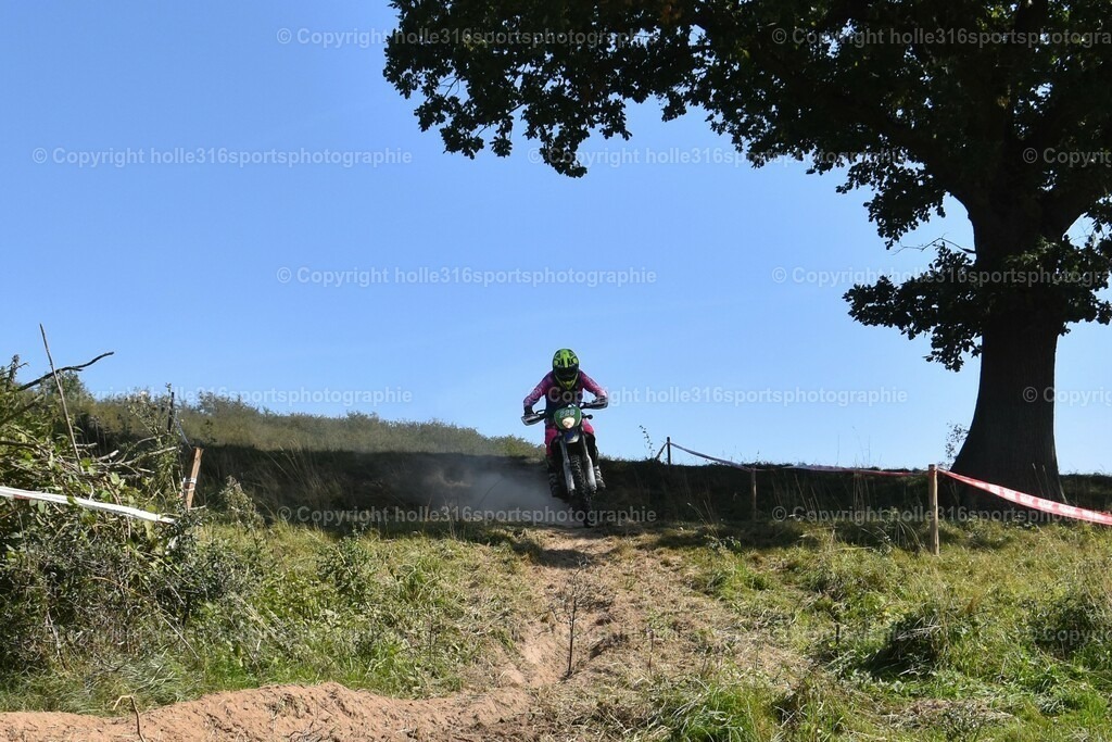 DSC_0140 | Sportfotografie , Motorsport, Motoross, Reitsport, Mointainbike, Enduro,
Landschaft , Outdoor, Eventfotografie, Landschaft, Bilder online bestellen - Realisiert mit Pictrs.com