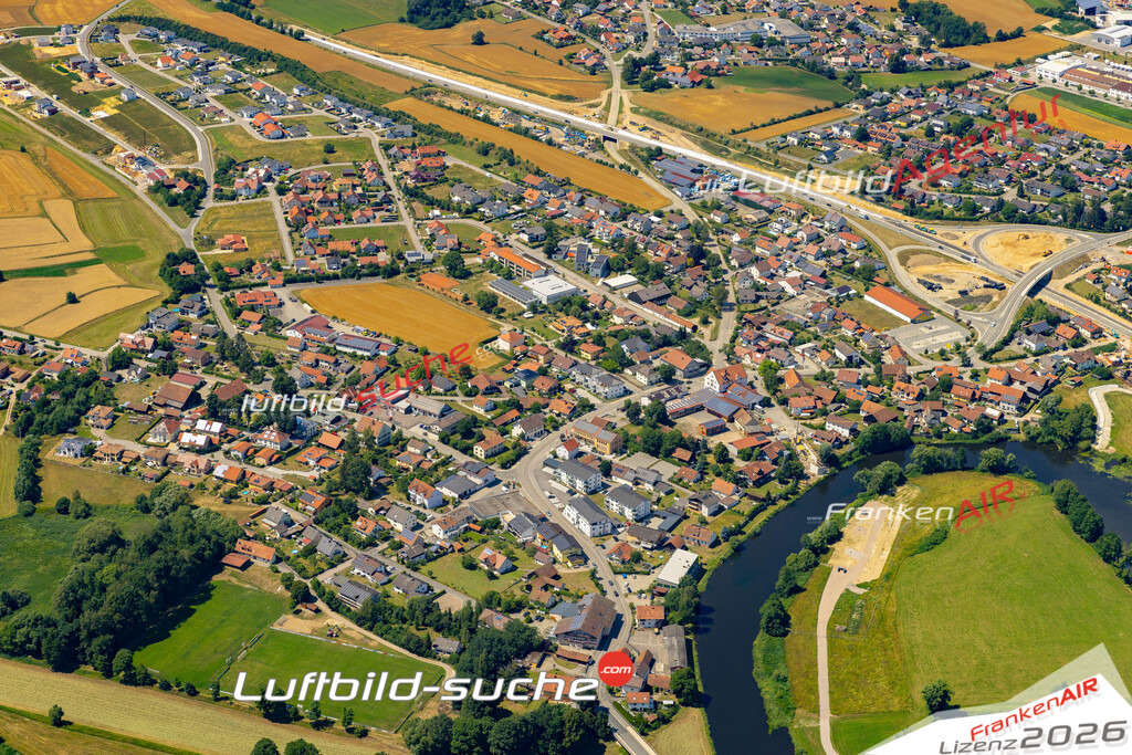 Die Luftaufnahme Mitterdorf - Roding wurde 2022 vom Flugzeug aus (keine Drohne) erstellt. Hohe Auflösung -für große Poster und Wandbilder geeignet - Garantiert!