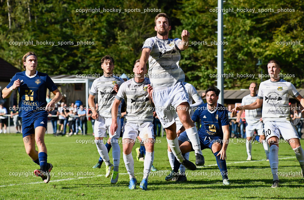 ATUS Velden vs. ASKÖ Köttmannsdorf 7.10.2023 | #10 Lukas Lausegger ATUS Velden, #9 Adrian Stroj Köttmannsdorf, #3 Fabian Janschitz Köttmannsdorf, #5 Roland Putsche ATUS Velden, #20 Luka Djukic Köttmannsdorf, ATUS Velden vs. ASKÖ Köttmannsdorf 7.10.2023, ATUS Velden vs. ASKÖ Köttmannsdorf am 07.10.2023 in Velden (Wald Arena Velden), Austria, (Photo by Bernd Stefan)