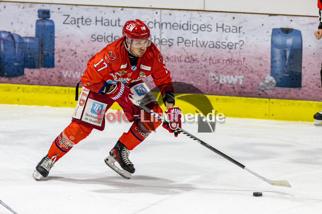 EC Peiting vs Blue Devils Weiden | Eishockey Oberliga Süd 2023/2024, EC Peiting vs Blue Devils Weiden, 20240126,
Samuel PAYEUR (ECP 17) in Aktion,
2024-01-26 in Peiting (Eisstadion)
17 Samuel PAYEUR (ECP 17)
Copyright: WolfgangxLindner foto-lindner.de