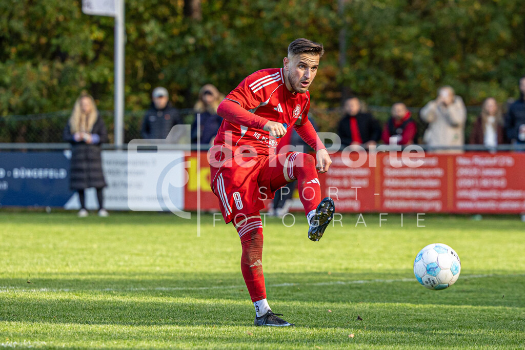 Sperber Veerßen - Rexhepi_ Venhar (Solo)  vs SV Holdenstedt II 191025 dlP | immodelaporte-sportfotos - Realisiert mit Pictrs.com