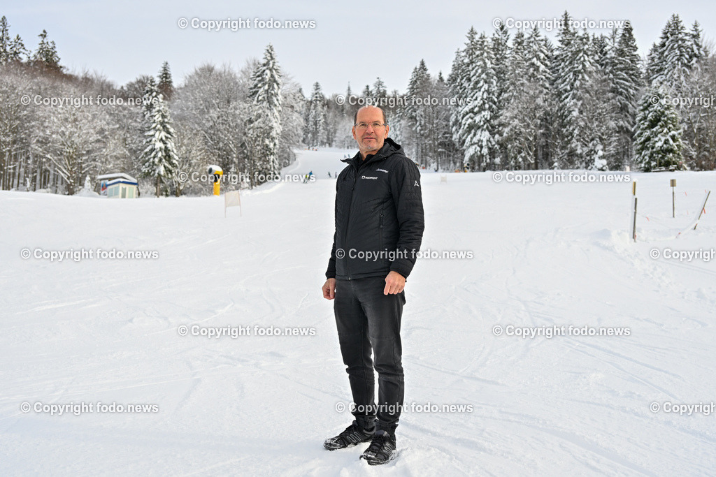 Hochficht_ Skigebiet_ Boehmerwald_ Saisonopening_ 08.12.2023-14 | 08.12.2023, Hochficht, AUT, Skigebiet Hochficht, Boehmerwald, Saisonopening 2023, im Bild Gerald Paschinger (Geschaeftsfuehrung Hochficht)