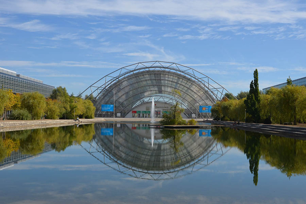 Foto: Leipzig - Leipziger Messe | Das Team hinter BILDLEXIKON LEIPZIG bündelt historische wie aktuelle Informationen über die Stadt Leipzig in Text und Bild auf einer Plattform und stellt diese der interessierten Öffentlichkeit zur Verfügung.