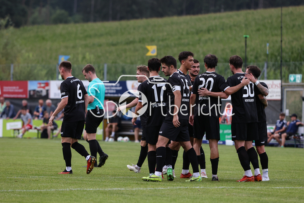 FC Pipinsried - FC Deisenhofen | Jubel nach 3-1 durch Nico KARGER (FCP #30)