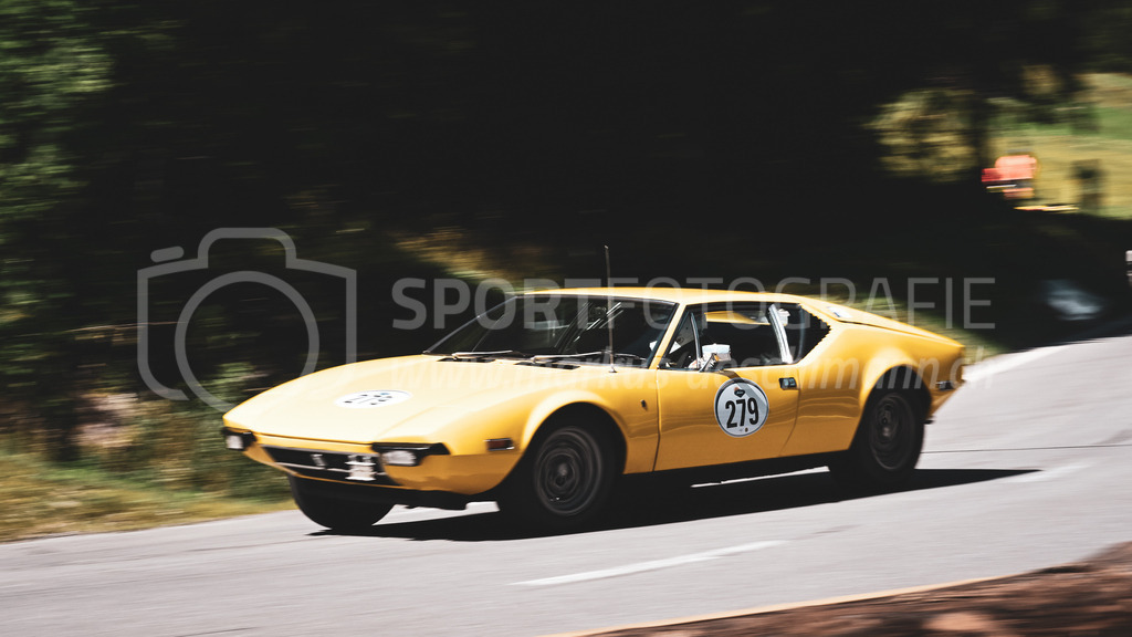 19. Arosa ClassicCar 2023 - 1. September 2023 | 19. Arosa ClassicCar 2023
Arosa, Schweiz
Klainguti Andrea aus Pontresina mit der Startnummer 279 in einem De Tomaso Pantera, Jahrgang 1973, in der Klasse Classic Trophy.
@arosaclassiccar, @arosa.official, #arosaclassiccar, #arosa, #76curves, #classiccar
Bild: Sportfotografie Markus Aeschimann | www.markus-aeschimann.ch - Realisiert mit Pictrs.com