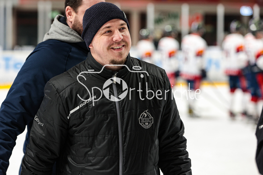 EHC Königsbrunn - VfE Ulm/Neu-Ulm | EHC Trainer Robert Linke in Aktion