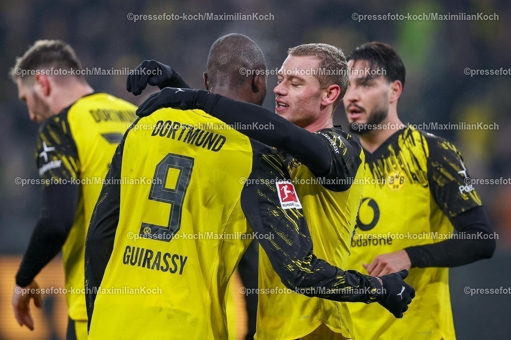 BVB13022601062 | 13.02.2026, Fußball, Borussia Dortmund - 1.FSV Mainz 05,, 1. Fußball Bundesliga, 22. Spieltag, Signal Iduna Park, Saison 2025 2026: Torjubel nach dem Tor zum 3:0 durch Torschütze Serhou Guirassy&nbsp;(BVB #09)  zusammen mit Julian Ryerson&nbsp;(BVB #26)   DFB regulations prohibit any use of photographs as image sequences and or quasi-video.