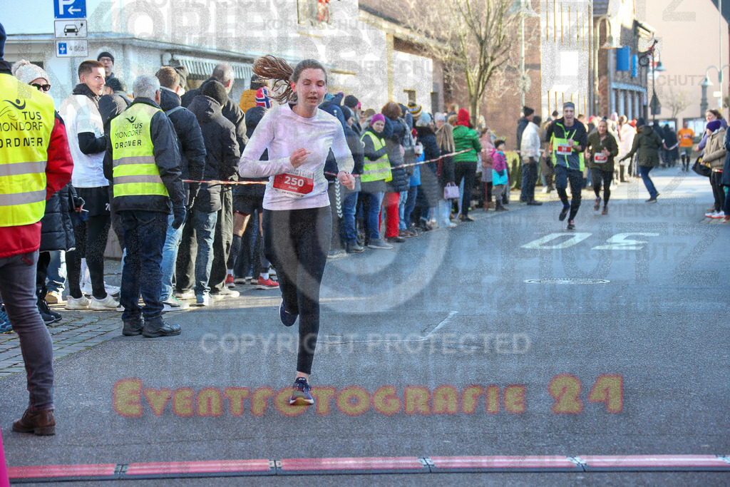 241201_1234_EX1_2744 | Sportfotografie im Rhein-Sieg Kreis, Köln, Bonn, NRW, Rheinland Pfalz, Hessen, etc. Unser Tätigkeitsfeld umfasst den Laufsport vom Volkslauf über den Marathon, Duathlon, Triathon bis zum Ultralauf wie Kölnpfad Ultra oder Schindertrail.